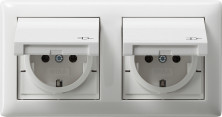 Gira S-55 Бел глянц Розетка 2-я с/з,с крышкой, компл. уплотнителей, IP 44